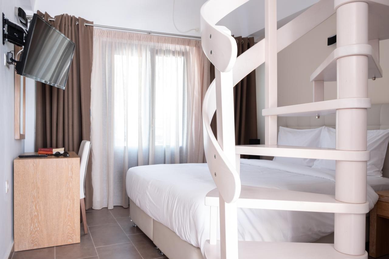 Tristhenia Aparthotel Perissa  Exterior photo