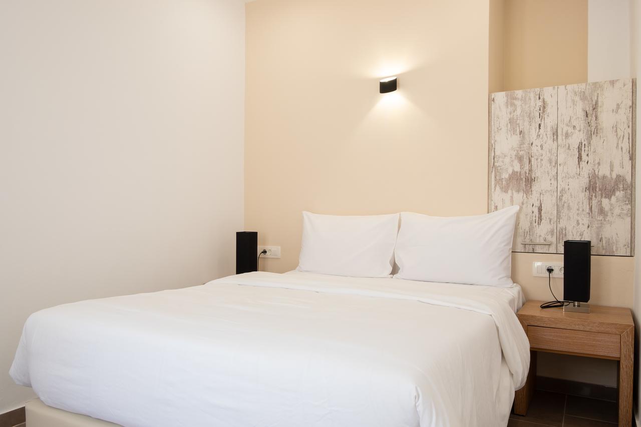 Tristhenia Aparthotel Perissa  Exterior photo