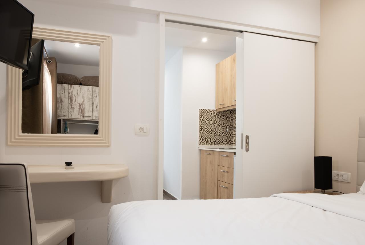 Tristhenia Aparthotel Perissa  Exterior photo